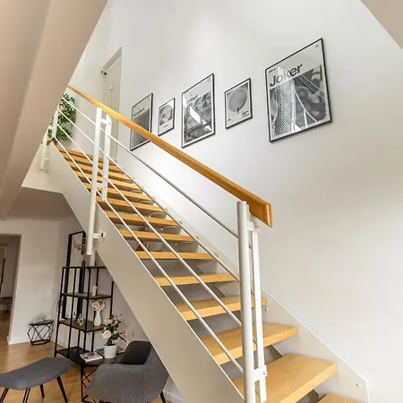 Penthouse-maisonette - Center, Highspeed Internet, Garage *