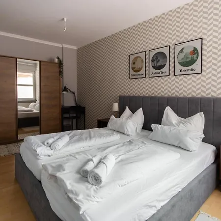 Apartment Penthouse-maisonette - Center, Highspeed Internet, Garage *